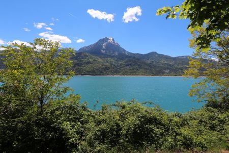 Le Pic de Morgon avec le lac de Serre-Ponçon au retour sur Gap.