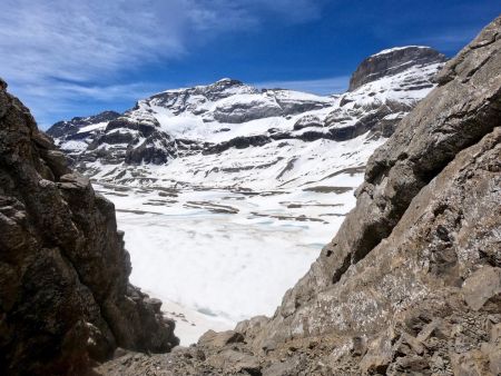 Versant Sud de la brèche de Tuquerouye.