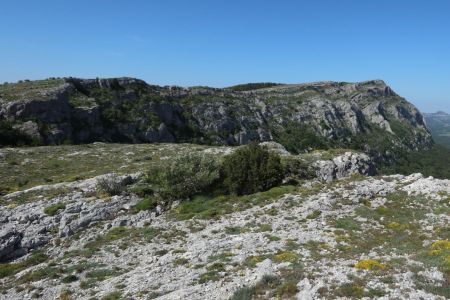 La Montagne de la Sainte Baume vue du sommet.