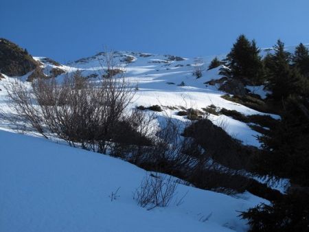 Montée par le versant ouest du Bellacha