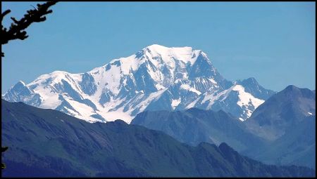 Zoom, sur le Mont Blanc.