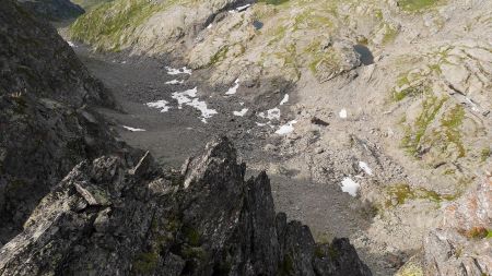 Vue plongeante sur le vallon du Charvet.