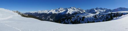 Et panorama vers l’Est (Belledonne).