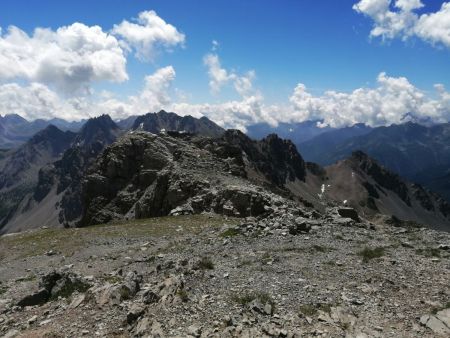 Il monte Scaletta est la grosse masse rocheuse juste devant !