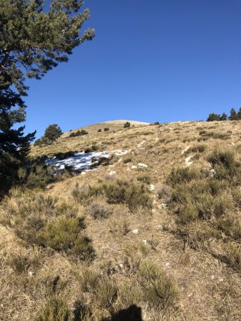 Crête à gravir contournant le Mourre Frey