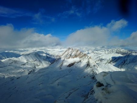 Summit ! Enfin ! Avec la Crête de la Taillante (3197m) au fond