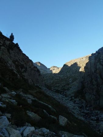 Avant les gorges en aval des orris des Légunes d’en Bas.