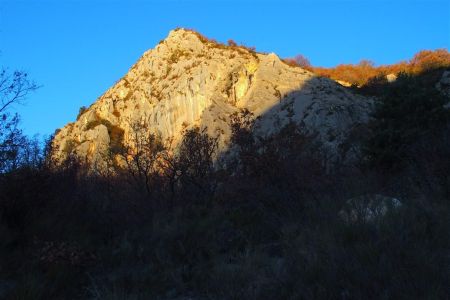 Le soleil embrase la Souirasse