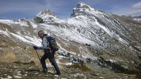 Montée vers le sommet de  Chamousset (2089m)