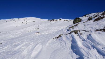 En direction de la crête, après avoir quitté la piste «Tétras».