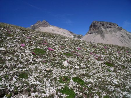 Au nord, les Prêtres et la Tête de l’Aupet