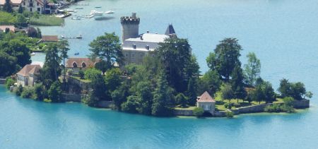 Zoom sur la presqu’île de Duingt.