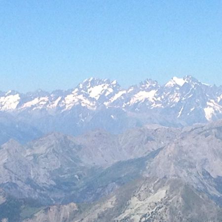 l’Ailefroide (3954m), le Pic Sans Nom (3913m) et le Mont Pelvoux (3943m)