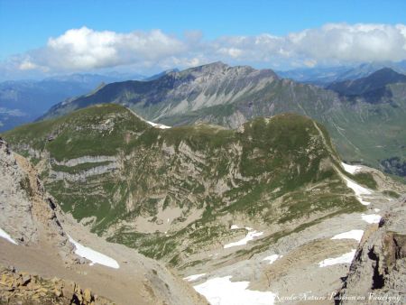 Au col du Taureau, vue sur la Tête de Bostan