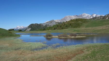 Lago Di Fontana Fredda où se mirent les sommets du Piémont