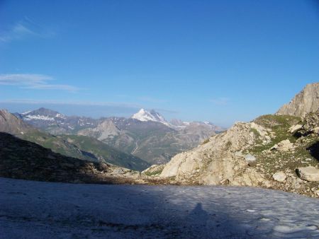 Sortie de la pente des Cavale, vue sur la Grande Motte et la Grande Casse (face N)