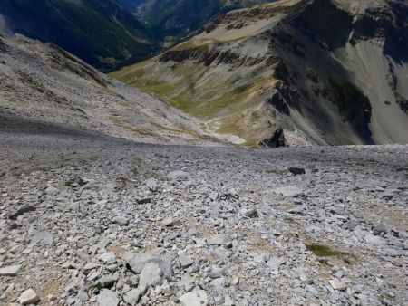 Descente ludique dans les pierriers