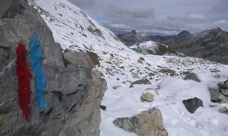 Descente du Colle Di Caslaras avec les marquages italiens