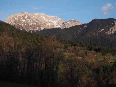 La Tournette vue de la descente sous Ponnay.