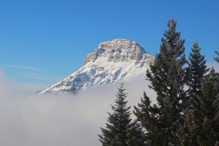 Chamechaude sort des nuages