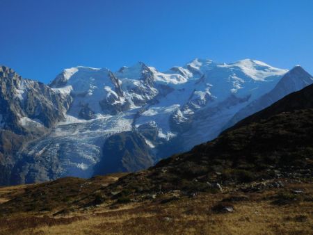 En descendant en direction du refuge de Bel Lachat