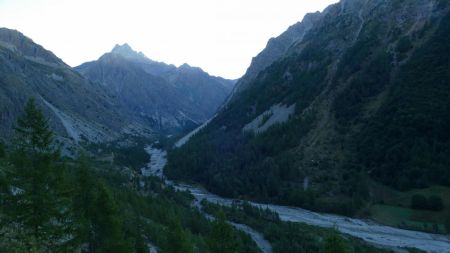 Le vallon où coule le Drac Blanc (ou Drac de Champoléon).