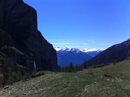 Dans  le rétro, cascade supérieure