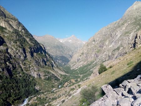 Départ de bien bas dans la vallée...