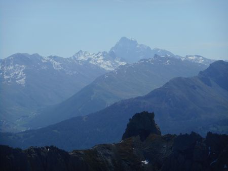 Dent de Ratier (1er plan) et Mont Viso (qu’on ne présente plus).