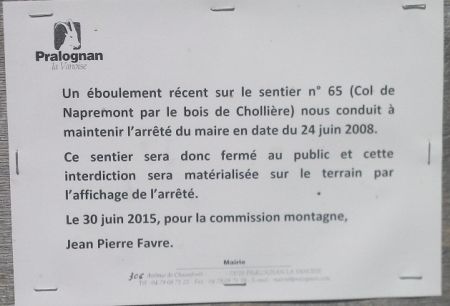 Arrêté municipal affiché au niveau des accès du sentier du col de Napremont