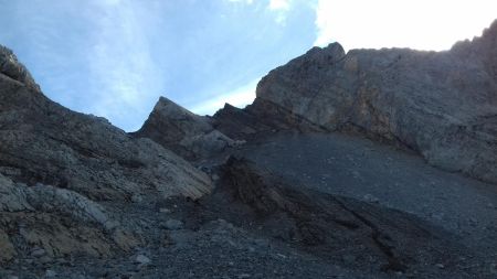 Vue sur la descente des ravines qui mène à Torchère