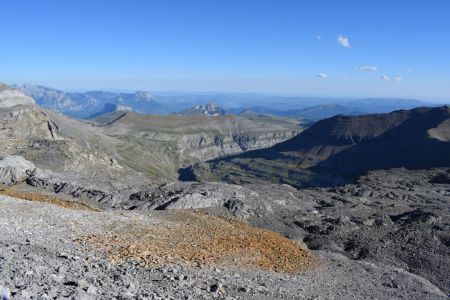 Ambiance du soir sur le Canyon d’Ordesa. La vue porte très loin sur les Sierras Espagnoles.