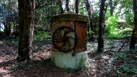 Vieux puits de Batailloux