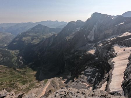 Vue plongeante sur Gavarnie 1700m plus bas