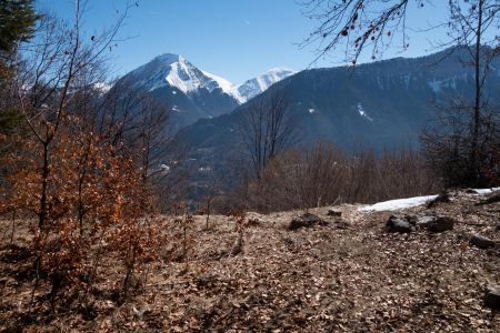 12-Au Sauget, on aperçoit le Mont Pécloz