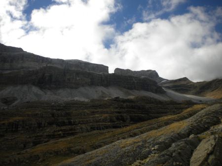 Brèche de Roland et plateau des Sarradets