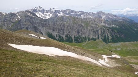 Descente par le vallon des Prises avec la Font Sancte et les Heuvières