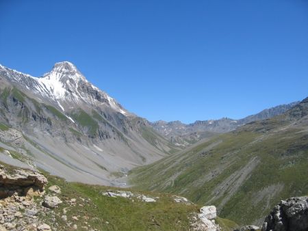 Vue sur la vallée de la Leisse et la Grande Motte