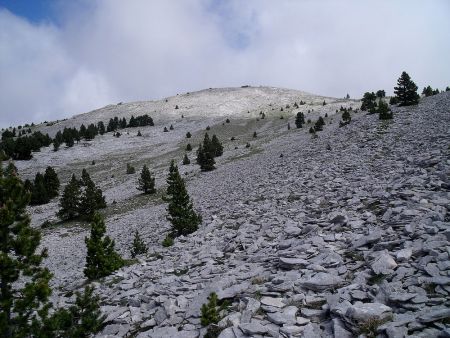 La butte 1935m à l’est-nord-est