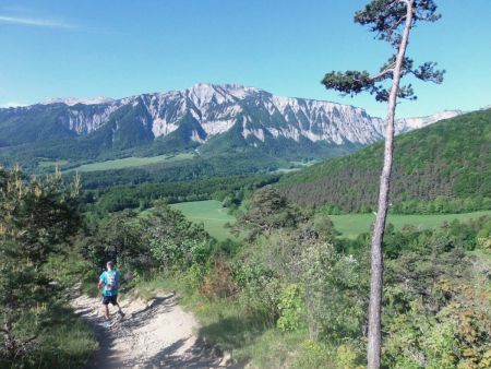 La Tête Chevalière vue du sentier descendant sur Ruthières.