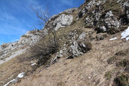 Vers le passage d’accès à l’étage supérieur.