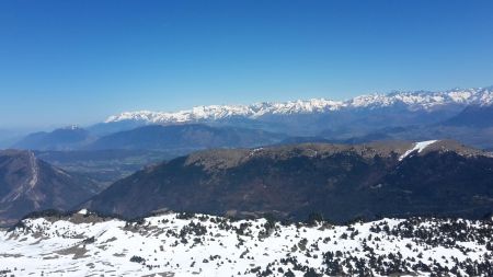 Belledonne, Taillefer, Grandes Rousses, Ecrins. Le Sénépy au centre gauche.