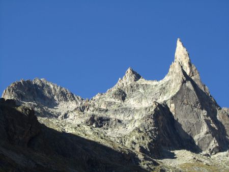 L’Aiguille Occidentale, Centrale et la Dibona.