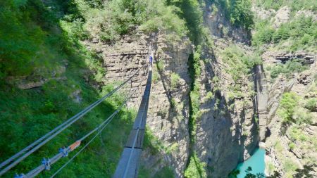 La passerelle, depuis son point d’arrivée.