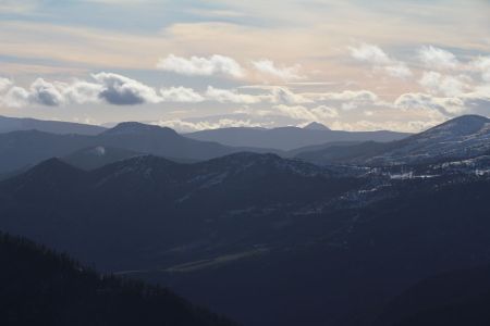 Vers le Ventoux à l’horizon.