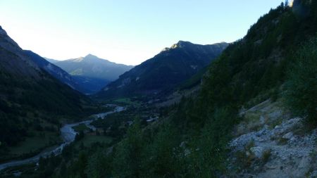 Nous, nous resterons dans l’ombre encore pas mal de temps.