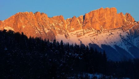 Soleil levant sur les Rochers du Parquet.