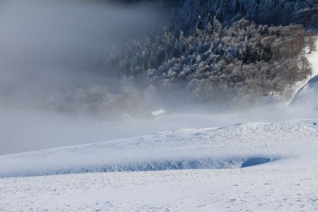 Le brouillard remonte sur le refuge...