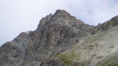 Dernier regard sur l’arête sommitale