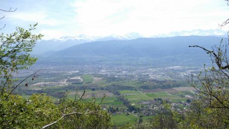 La vallée du Grésivaudan et des lointains brumeux.